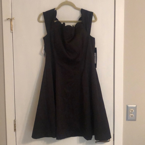 Badgley Mischka Black Scalloped Dress - Picture 2 of 5